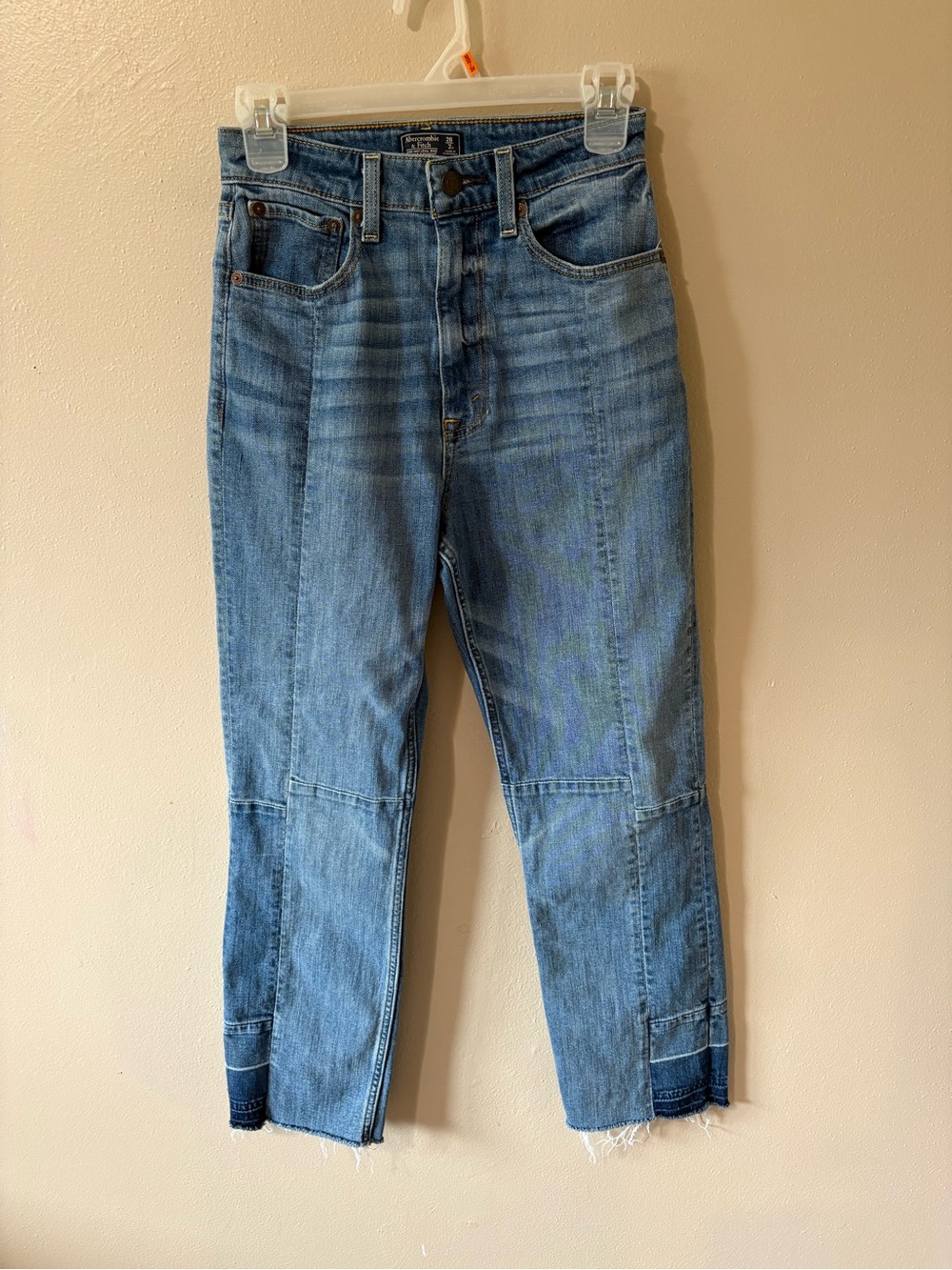 Abercrombie & Fitch Zoe Natural Rise ankle straight jeans Womens size 26/2